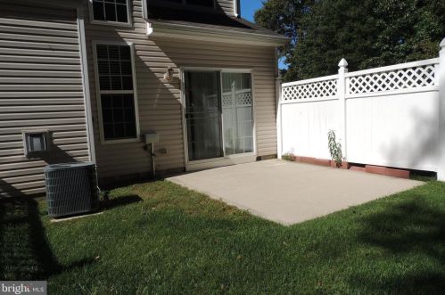 121 Chancellor Dr, West Deptford NJ  08096-5158 exterior