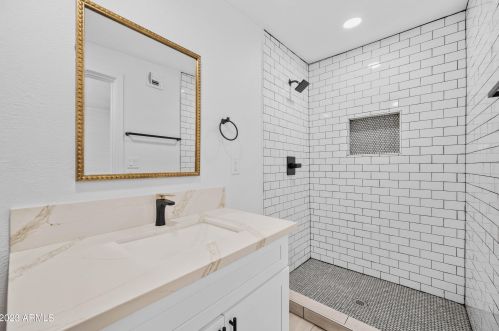 3937 Cypress St, Phoenix AZ 85006-1726 exterior