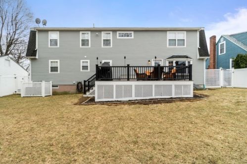 100 Kimball Rd, Dedham MA 02026-3727 exterior