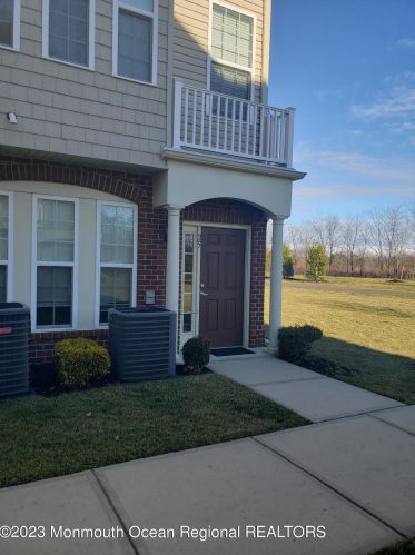 25 Kyle Dr, Tinton Falls NJ  07712-7535 exterior