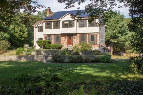 46 Grove St, Norfolk, MA 02056-1786