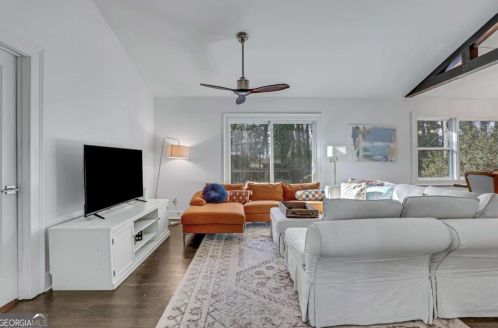 1488 Brk Vly Ln, Atlanta GA 30324-3264 exterior