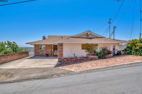 1973 Placer Dr, San Leandro CA  94578-1336 exterior