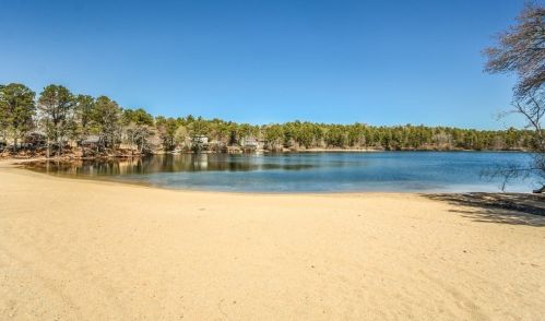 22 Jocelyn Ave, Plymouth, MA 02360-2723