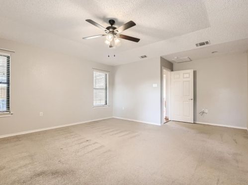 7032 Greenview Cir, Fort Worth TX 76120-1343 exterior