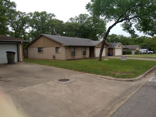 2814 Forestwood Dr, Bryan, TX 77801-1601