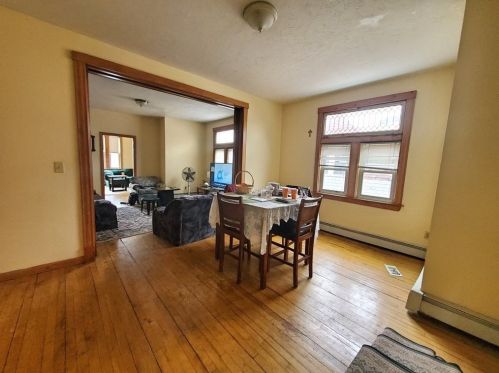 141 Vernon St, Worcester, MA 01610-2156