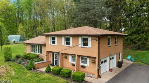 66 Hickory Corner Rd, Milford, NJ 08848-2030