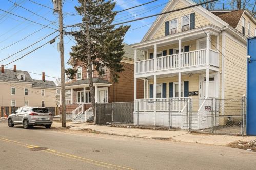 145 Water St, Lawrence, MA 01841-5120