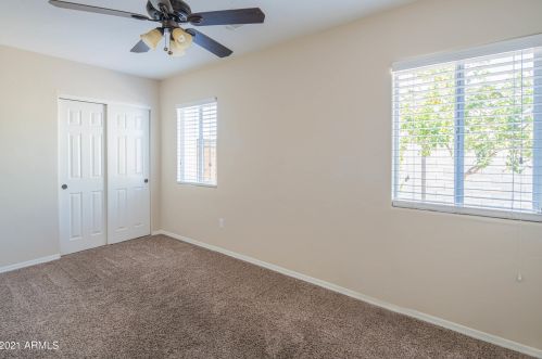 1724 Clarendon Ave, Phoenix AZ 85033-4121 exterior