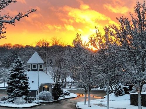 621 White Cliff Dr, Plymouth MA  02360-1484 exterior