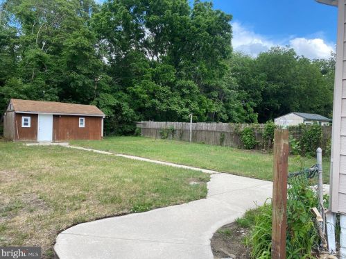 1055 Milton Ave, West Deptford NJ  08093-1731 exterior