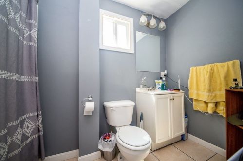 55 Pierce St, New Bedford MA 02740-3827 exterior