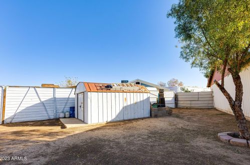 1821 68th Dr, Phoenix AZ 85033-8254 exterior