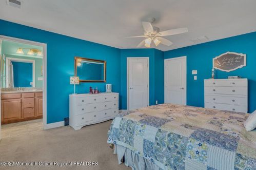 136 Kyle Dr, Tinton Falls NJ  07712-7537 exterior