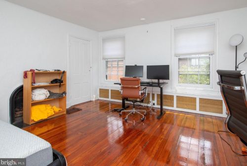 334 15 St, Philadelphia PA 19102-0010 exterior