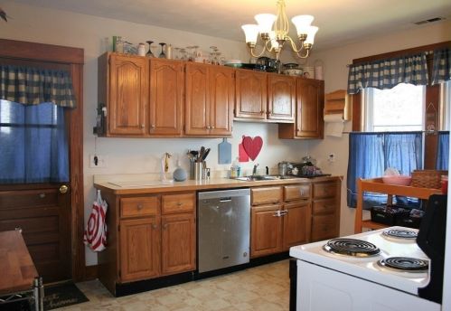 10 Dodge Ave, Worcester MA 01606-2468 exterior