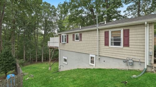 72 High Mtn Rd, Skyline Lakes NJ 07456-2510 exterior