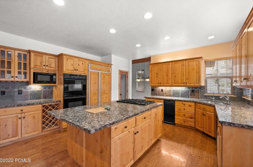 4923 Charlais Ln, Park City UT 84098-7552 exterior