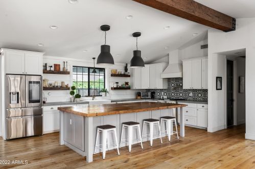 3140 52nd St, Phoenix AZ 85018-4402 exterior