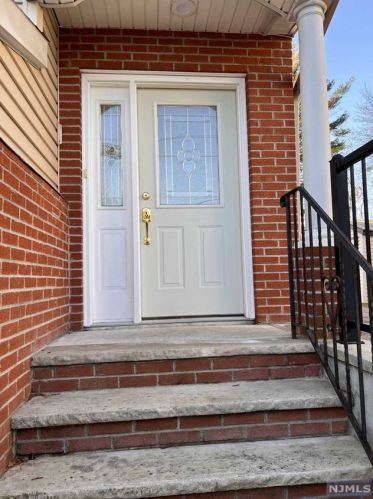 4 Mahan St, Tenafly NJ  07670-1822 exterior