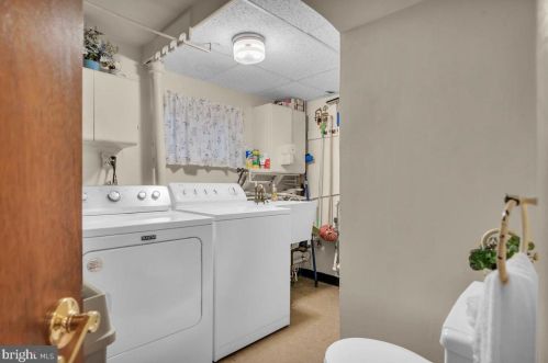 228 Somerset Rd, West Deptford NJ 08096-6066 exterior