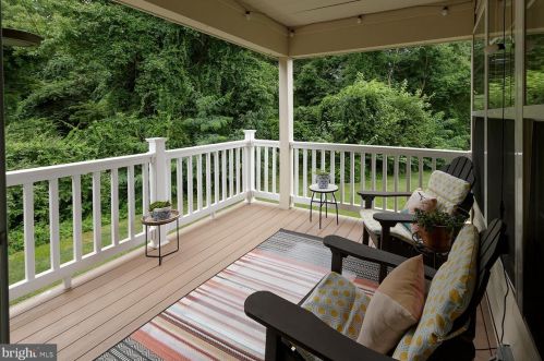 1103 Crestmont Dr, West Deptford NJ 08051-2158 exterior