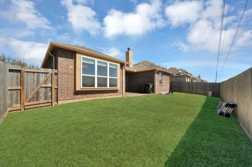 6303 Carnaby Ln, Richmond TX 77471-4588 exterior