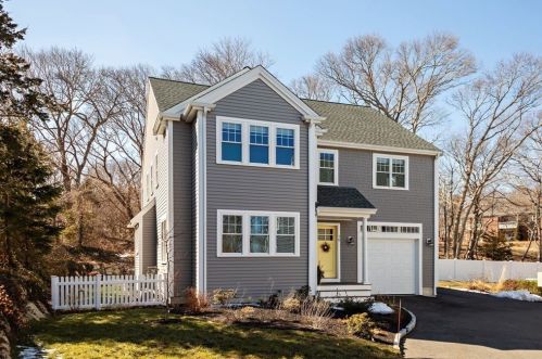 16 Atlantic Ave, Plymouth, MA 02360-4304
