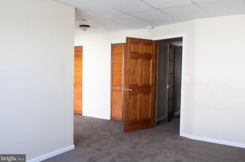 11 Highgrove Ct, West Deptford NJ 08086-3814 exterior