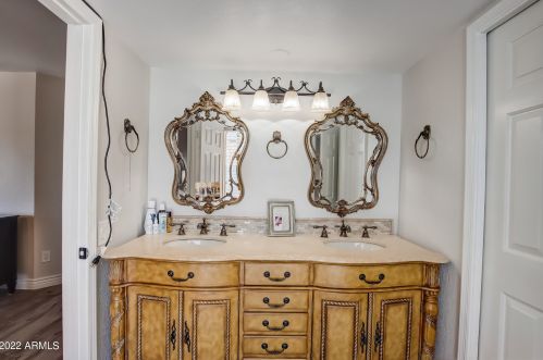 3901 Carol Ann Way, Phoenix AZ 85032-4057 exterior