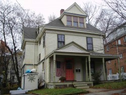 42 Hollis St, Newton, MA 02458-2010