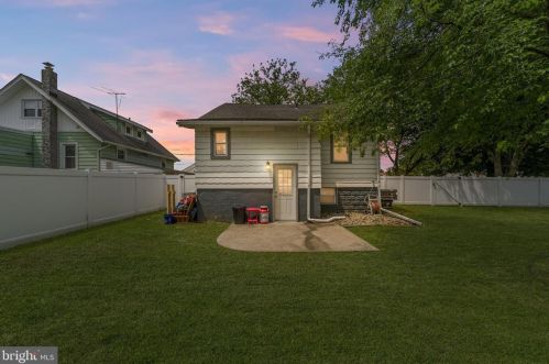 308 Colonial Ave, West Deptford NJ  08096-1010 exterior