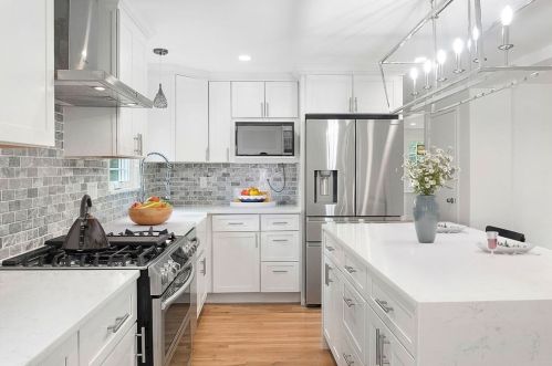 800 Central Ave, Needham MA  02492-2010 exterior