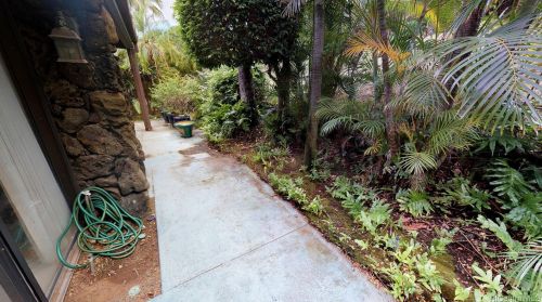 3086 La Pietra Cir, Honolulu HI  96815-4736 exterior