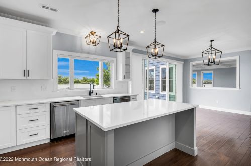 56 Rivers Edge Dr, Little Silver NJ 07739-1706 exterior