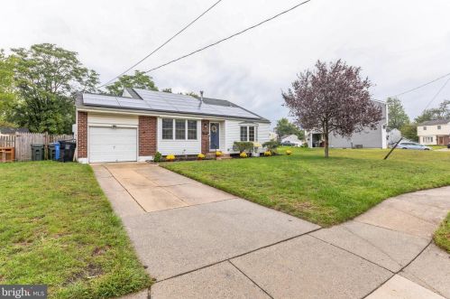 366 Madison Rd, West Deptford, NJ 08051-1212