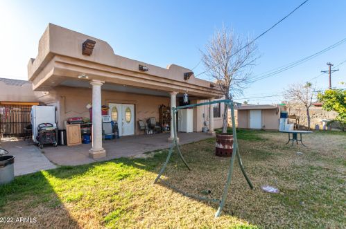 3319 61 St, Phoenix AZ 85033-4112 exterior