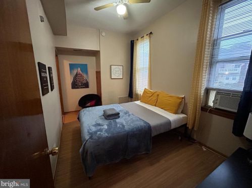 532 15th St, Philadelphia, PA 19130-4004