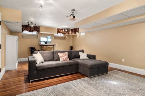 4 Kensington Rd, Worcester MA 01602-1814 exterior