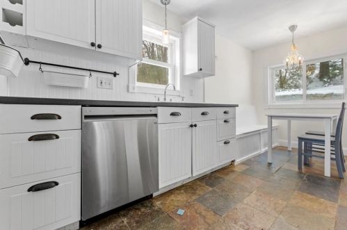 38 Glendale St, Worcester MA 01602-2813 exterior