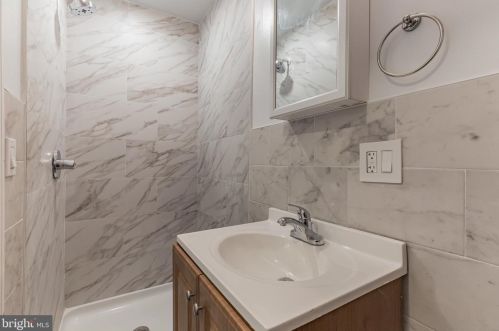 720 Carter Ave, West Deptford NJ  08096-1468 exterior