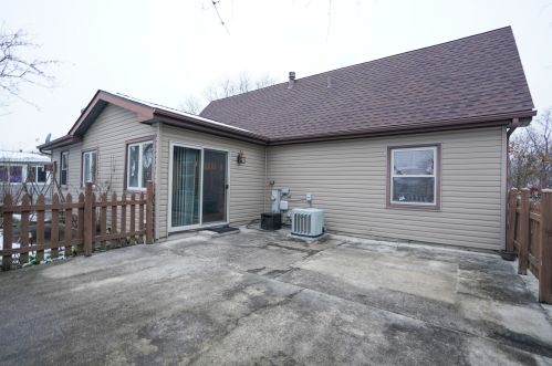 807 Beech Dr, Lemont IL 60440-1601 exterior