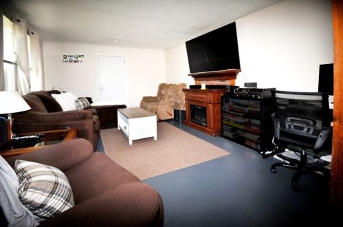 152 Marion Rd, Wareham MA 02571-1460 exterior