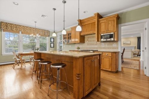 27 Maryknoll Dr, Hingham MA 02043-3477 exterior