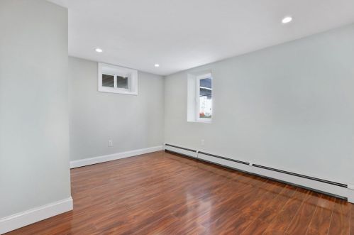 31 Jersey St, Dedham MA  02026-4942 exterior