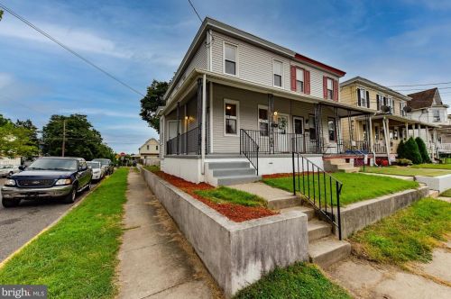 201 Maple Ave, West Deptford NJ  08093-1204 exterior