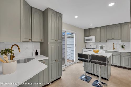 36 Drexel Dr, Jackson Twp NJ  08527-2328 exterior