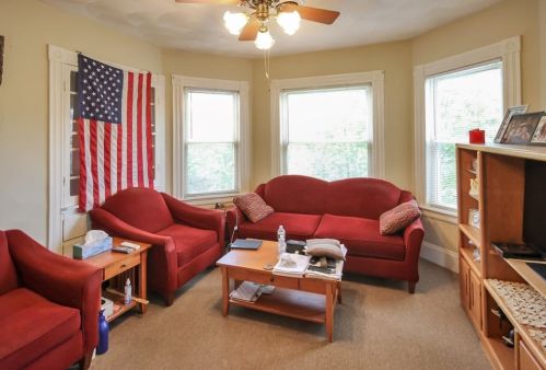 17 Pelham St, Methuen MA 01844-2017 exterior