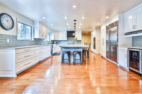 6 Northridge Way, Sandy, UT 84092-4906